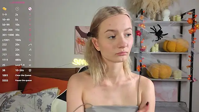 IdaValenti online show from 8, 11, 2025