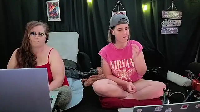 Sexy Mama-69 online show from 20, 11, 2025