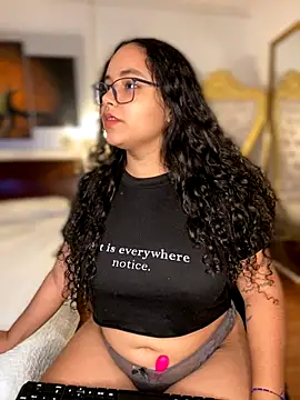CurlyGirl 1 online show from 4, 12, 2024