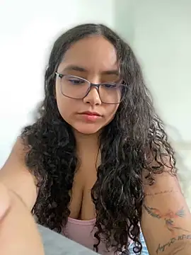 CurlyGirl 1 online show from 12, 12, 2024