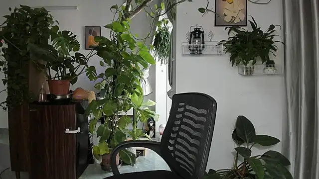 Snapshot of Oliver_Nl chatting on 28, 11, 2025 Oliver Nl online show from 28, 11, 2025