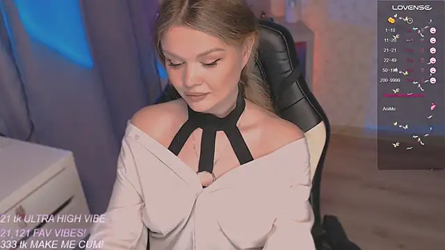 Snapshot of VeronaAura chatting on 27, 9, 2025 VeronaAura online show from 27, 9, 2025