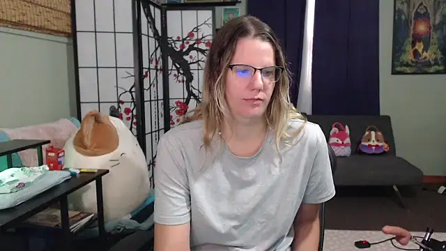 Sarahtineke online show from 20, 10, 2025