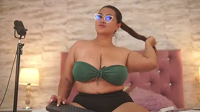 IsabellMendez  online show from 15, 1, 2025