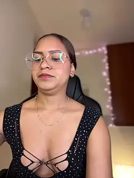 gretta kler1 online show from 12, 12, 2024