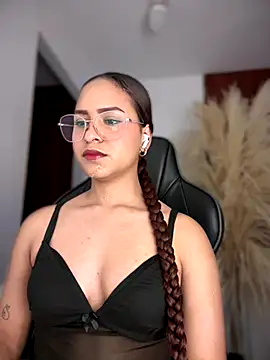 gretta kler1 online show from 10, 11, 2025