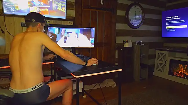 Snapshot of HARD_2QUIT chatting on 12, 11, 2025 HARD 2QUIT online show from 12, 11, 2025