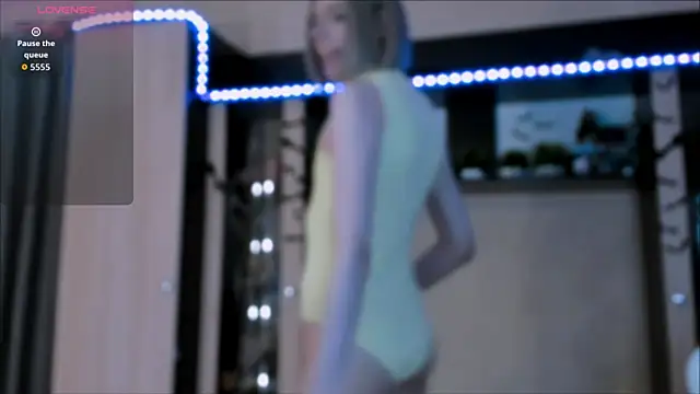 FemAlexa  online show from 20, 10, 2025