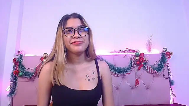 Little Cuttie  online show from 30, 12, 2024