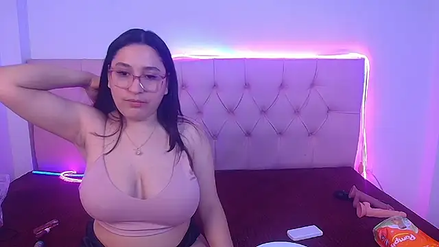 Little Cuttie  online show from 4, 1, 2025