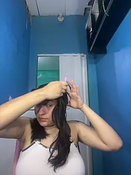 Little Cuttie  online show from 6, 2, 2025
