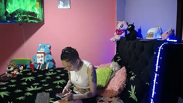 Snapshot of bad_couple_sex chatting on 9, 1, 2025 bad couple sex online show from 9, 1, 2025