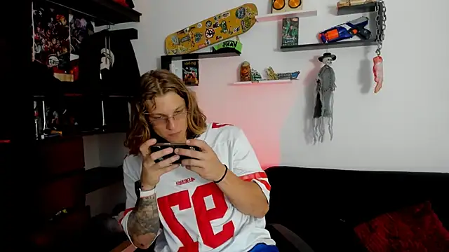 Tom Krakow online show from 6, 12, 2024