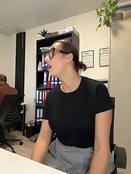 Snapshot of Hii_Lolla chatting on 1, 10, 2025 Hii Lolla online show from 1, 10, 2025