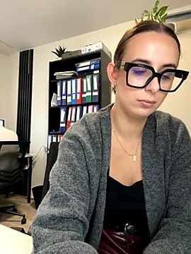 Snapshot of Hii_Lolla chatting on 4, 10, 2025 Hii Lolla online show from 4, 10, 2025