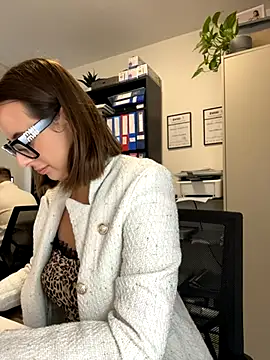 Snapshot of Hii_Lolla chatting on 7, 11, 2025 Hii Lolla online show from 7, 11, 2025