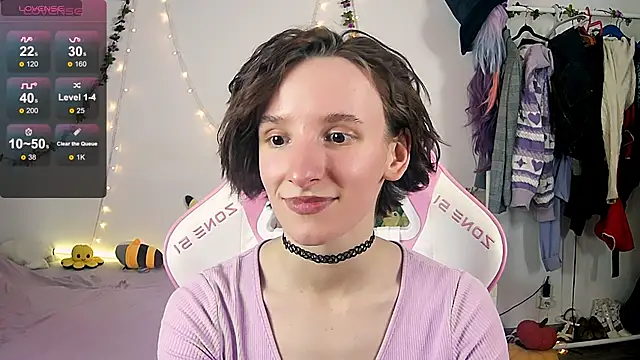 Snapshot of Violet_Veliya chatting on 14, 10, 2025 Violet Veliya online show from 14, 10, 2025