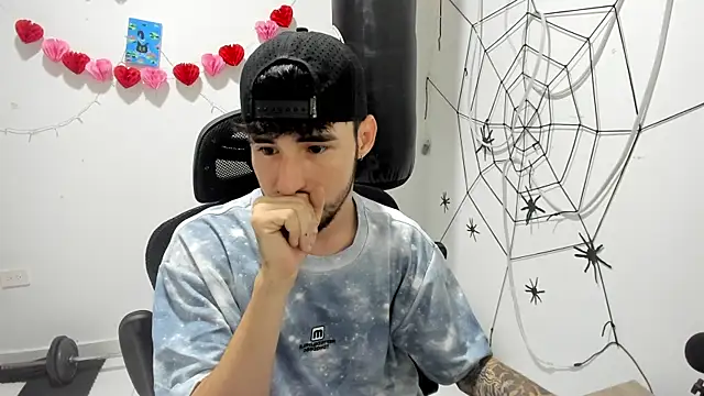 Snapshot of DmitriSanders chatting on 6, 2, 2026 DmitriSanders online show from 6, 2, 2026