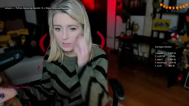 Lisaonthemoon online show from 8, 10, 2025