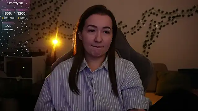 Snapshot of Megan__Hart chatting on 15, 11, 2025 Megan Hart online show from 15, 11, 2025