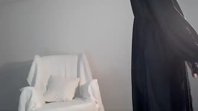 Lily 0000 online show from 25, 2, 2025