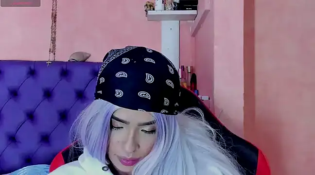 Snapshot of Cloeandtyfanny chatting on 4, 1, 2025 Cloeandtyfanny online show from 4, 1, 2025