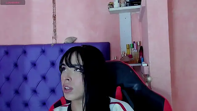 Snapshot of Cloeandtyfanny chatting on 10, 1, 2025 Cloeandtyfanny online show from 10, 1, 2025