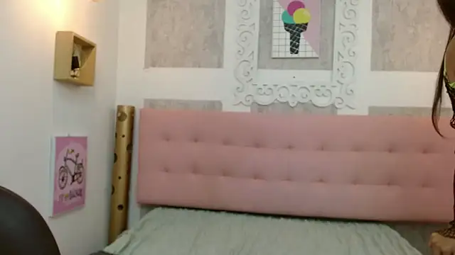 Snapshot of Cloeandtyfanny chatting on 7, 3, 2025 Cloeandtyfanny online show from 7, 3, 2025
