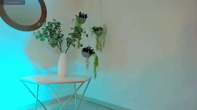 PaulinaSantos  online show from 18, 3, 2025