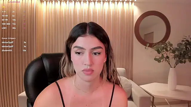 PaulinaSantos  online show from 21, 3, 2025