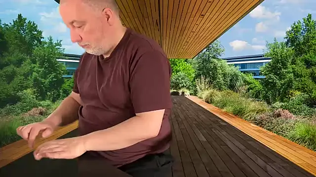 Snapshot of LondonTeffy chatting on 12, 12, 2024 LondonTeffy online show from 12, 12, 2024