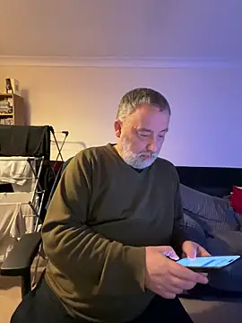 Snapshot of LondonTeffy chatting on 28, 1, 2025 LondonTeffy online show from 28, 1, 2025