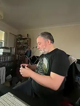 Snapshot of LondonTeffy chatting on 20, 2, 2025 LondonTeffy online show from 20, 2, 2025