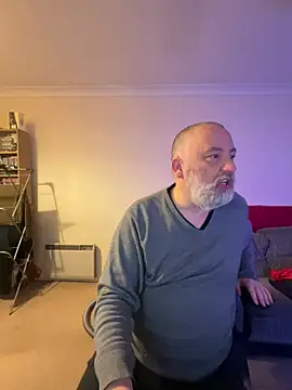 Snapshot of LondonTeffy chatting on 6, 3, 2025 LondonTeffy online show from 6, 3, 2025