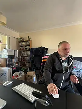 Snapshot of LondonTeffy chatting on 14, 3, 2025 LondonTeffy online show from 14, 3, 2025