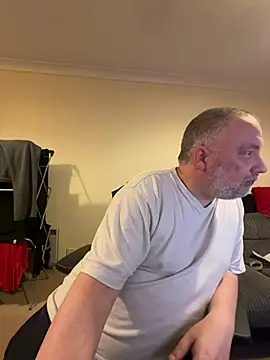 Snapshot of LondonTeffy chatting on 18, 3, 2025 LondonTeffy online show from 18, 3, 2025