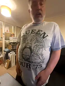 Snapshot of LondonTeffy chatting on 10, 9, 2025 LondonTeffy online show from 10, 9, 2025