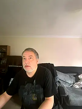 Snapshot of LondonTeffy chatting on 10, 10, 2025 LondonTeffy online show from 10, 10, 2025