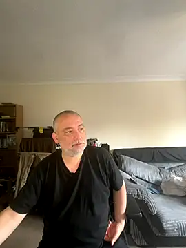 Snapshot of LondonTeffy chatting on 17, 10, 2025 LondonTeffy online show from 17, 10, 2025