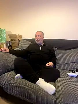 Snapshot of LondonTeffy chatting on 23, 10, 2025 LondonTeffy online show from 23, 10, 2025