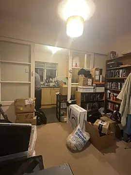 Snapshot of LondonTeffy chatting on 28, 10, 2025 LondonTeffy online show from 28, 10, 2025