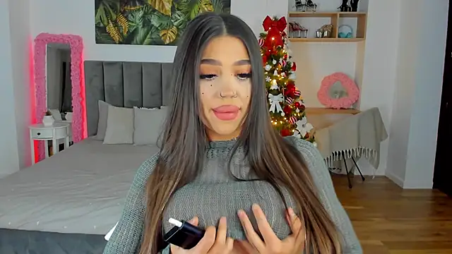 Snapshot of Fancy_Jenn chatting on 13, 12, 2024 Fancy Jenn online show from 13, 12, 2024