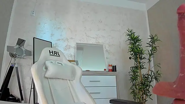 TemptingTeaser online show from 7, 3, 2025