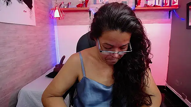 Snapshot of MaturePure chatting on 4, 11, 2025 MaturePure online show from 4, 11, 2025