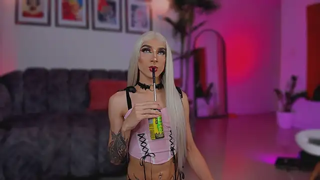 Taylor  foxxx online show from 26, 11, 2025