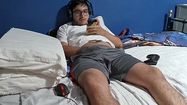 Snapshot of bwcalexander chatting on 12, 9, 2025 bwcalexander online show from 12, 9, 2025