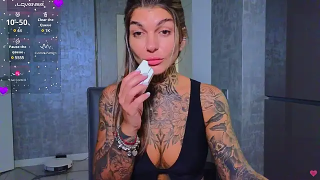 tattooedBabyy online show from 4, 2, 2025