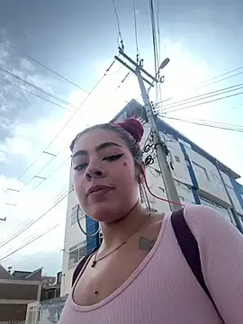 Dalila Thoms online show from 9, 3, 2025