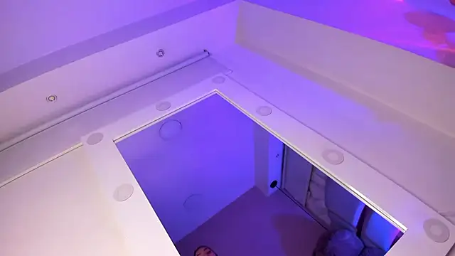 Dalila Thoms online show from 13, 3, 2025