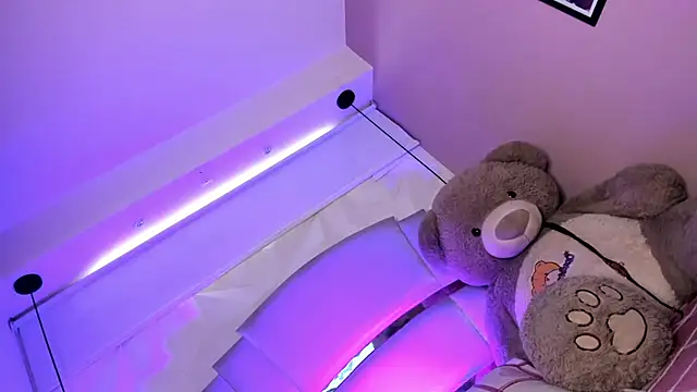 Dalila Thoms online show from 18, 3, 2025